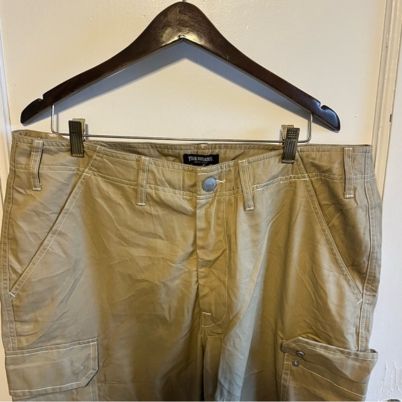 True Religion Tan Cargo Pants Sturdy Cotton - Picture 3 of 9